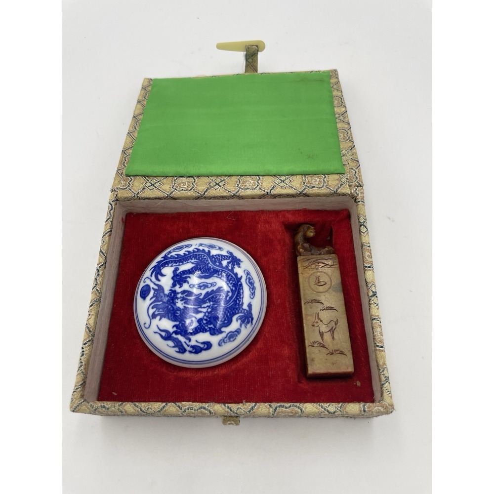 Vtg Carved Soapstone Seal & Red Ink in Dragon Blue & White Porcelain Box Pot